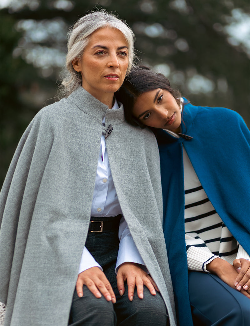 Modelos posando con Capas Neru de baby alapca de Perú