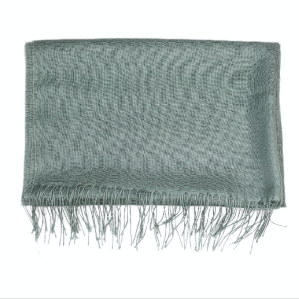 Chal de baby alpaca y seda color frost green