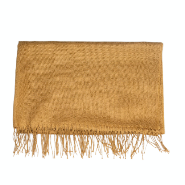 Chal de baby alpaca y seda color miel mostaza