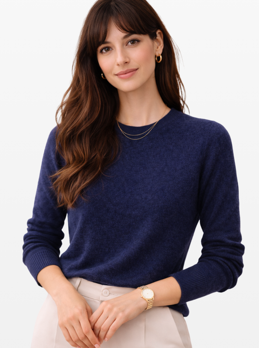 Mujer con jersey LAMINI classic cuello redondo de lana baby alpaca 100% color navy blue