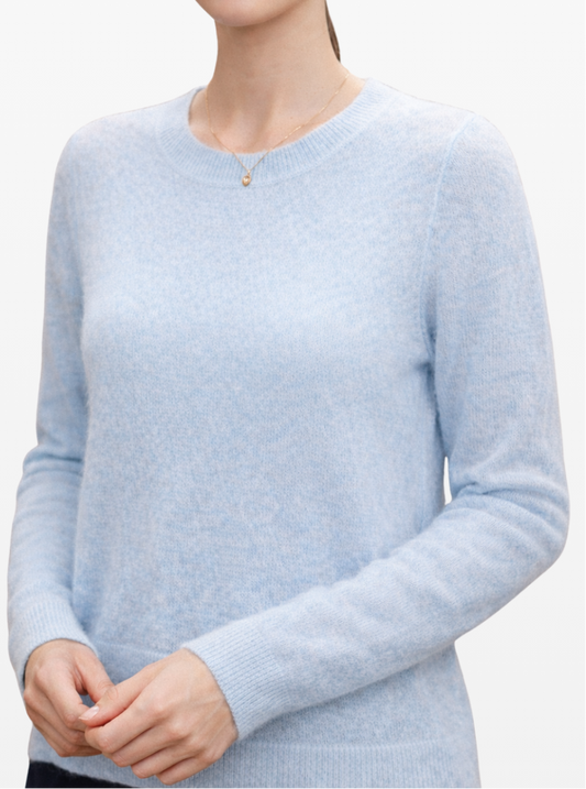 Mujer con jersey LAMINI classic cuello redondo de lana baby alpaca 100% color sky blue